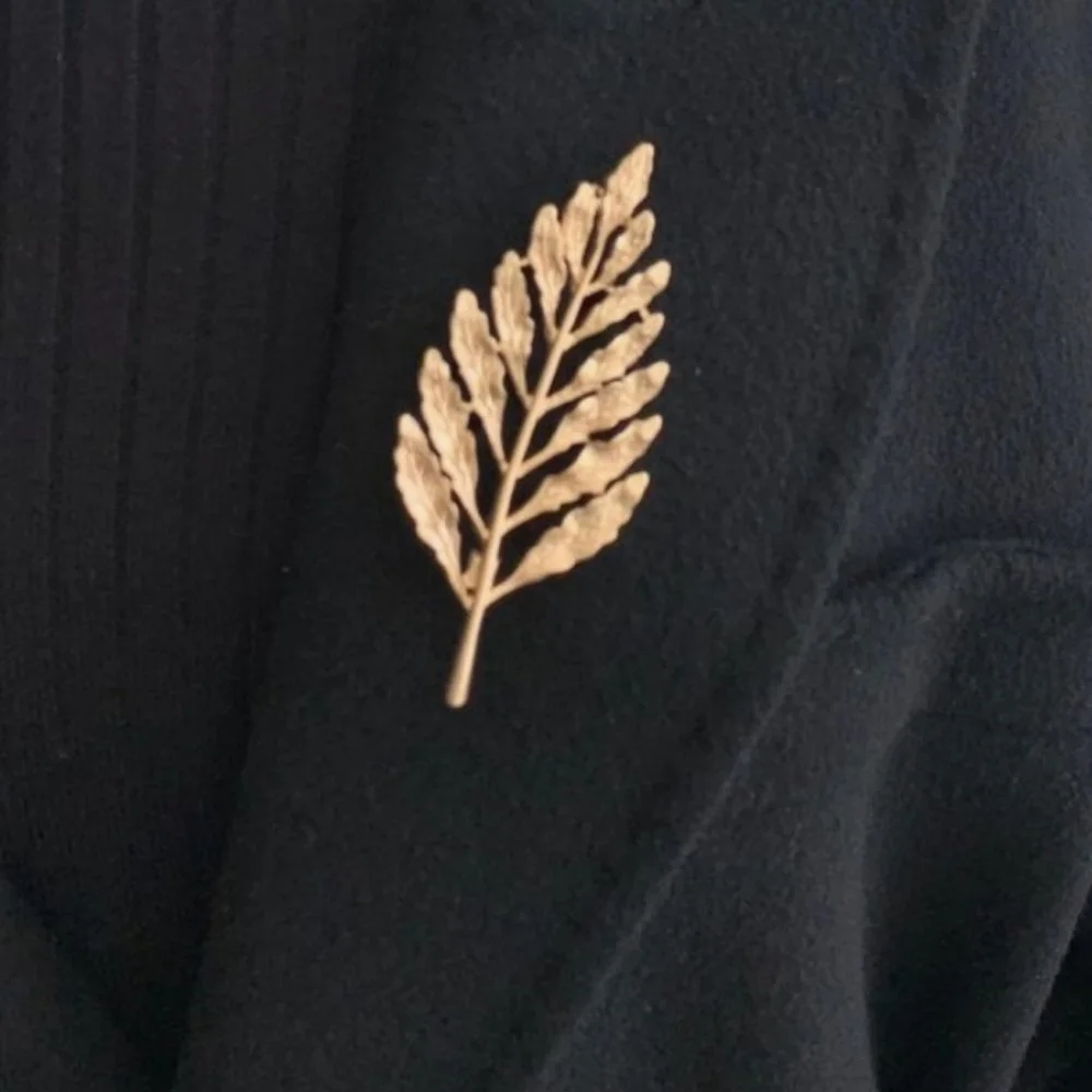 Vintage Elegant Gold Leaf Brooch